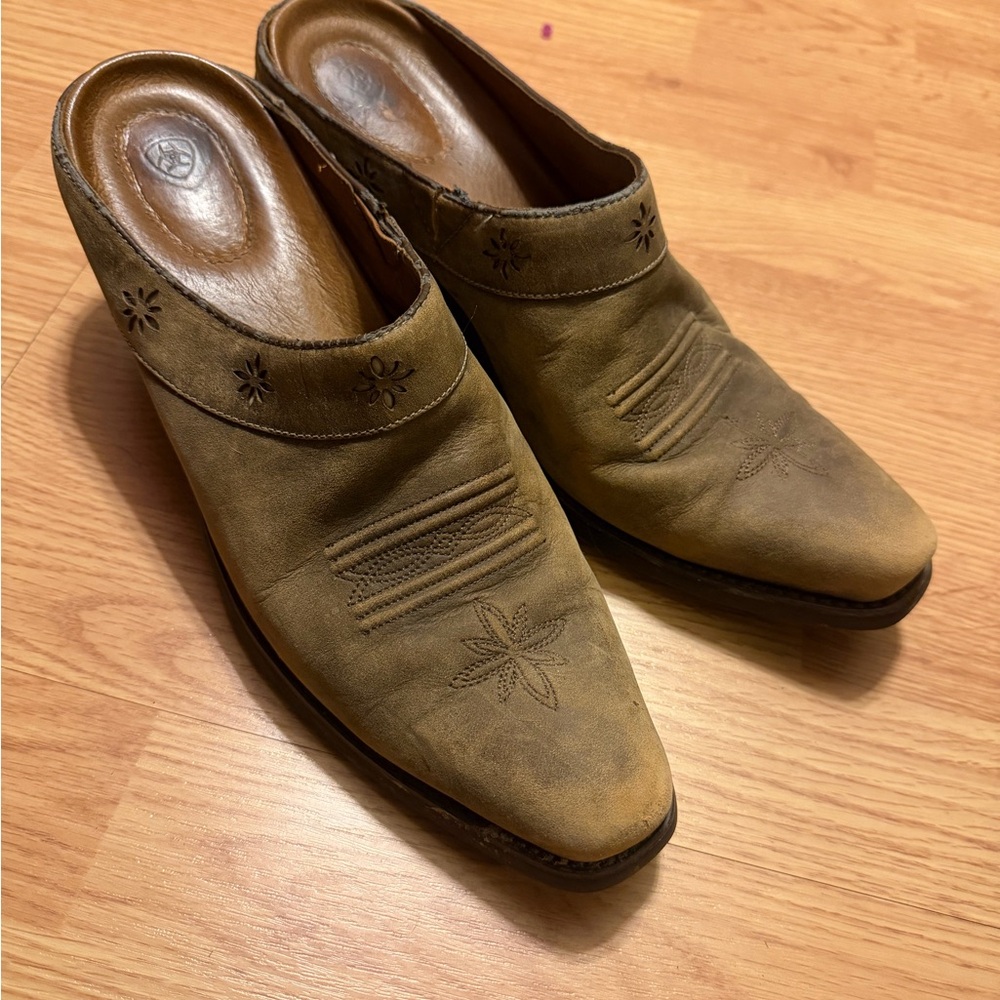 Ariat Tan Western Mule Boots